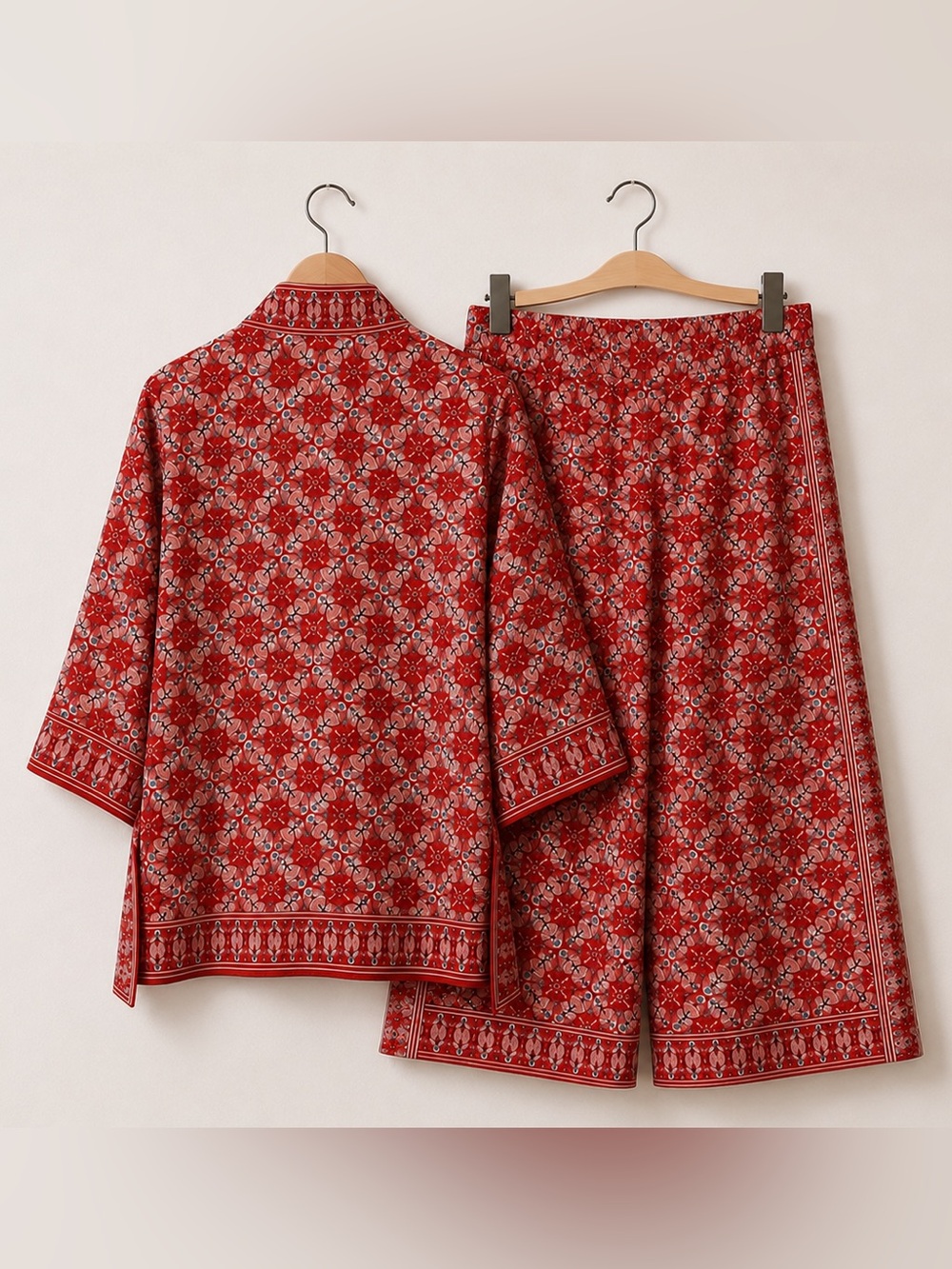 Max Studio Bohemian Red Oversized Floral Printed Two Piece Flowy Loungewear Set - Picture 2 of 8
